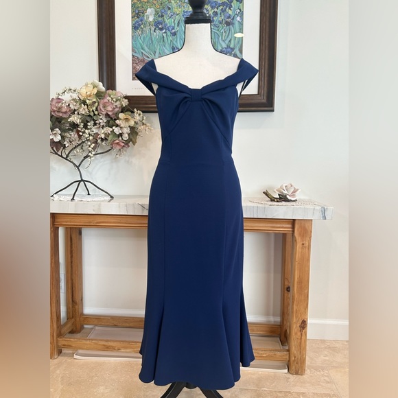 Gal Meets Glam Tyler Off Shoulder Scuba Crepe Dress - Size 10 - Picture 3 of 15